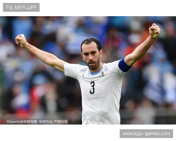 夸尔塔坐镇后防稳健,佛罗伦萨防线定海神针 夸尔塔坐镇后防稳健,佛罗伦萨防线定海神针